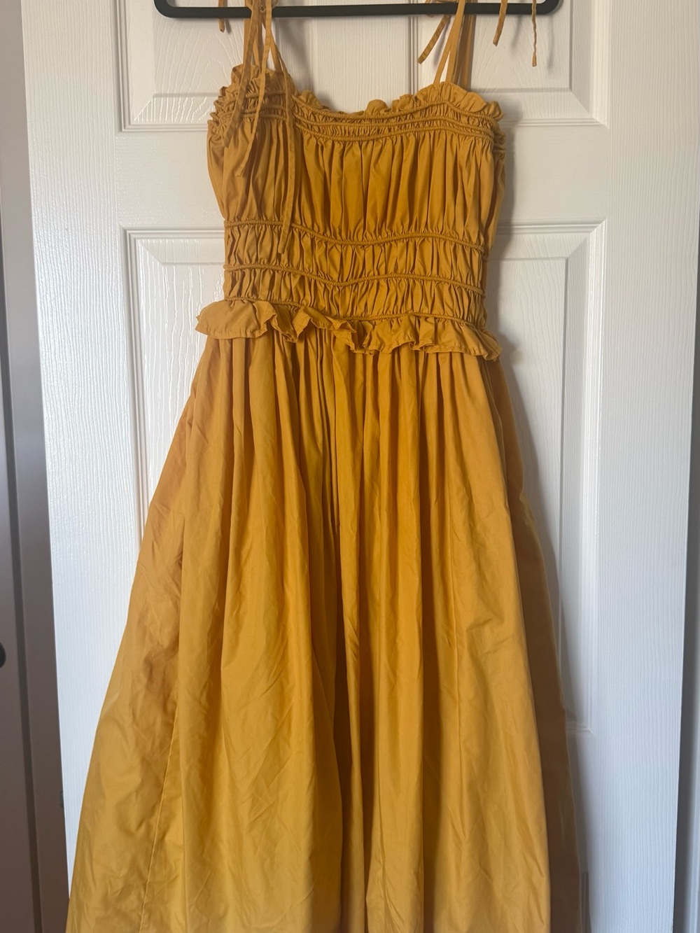 En Saison Haley Smocked Midi Dress in golden yellow - Picture 3 of 4